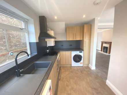 Lexington Close, Borehamwood, Image 4