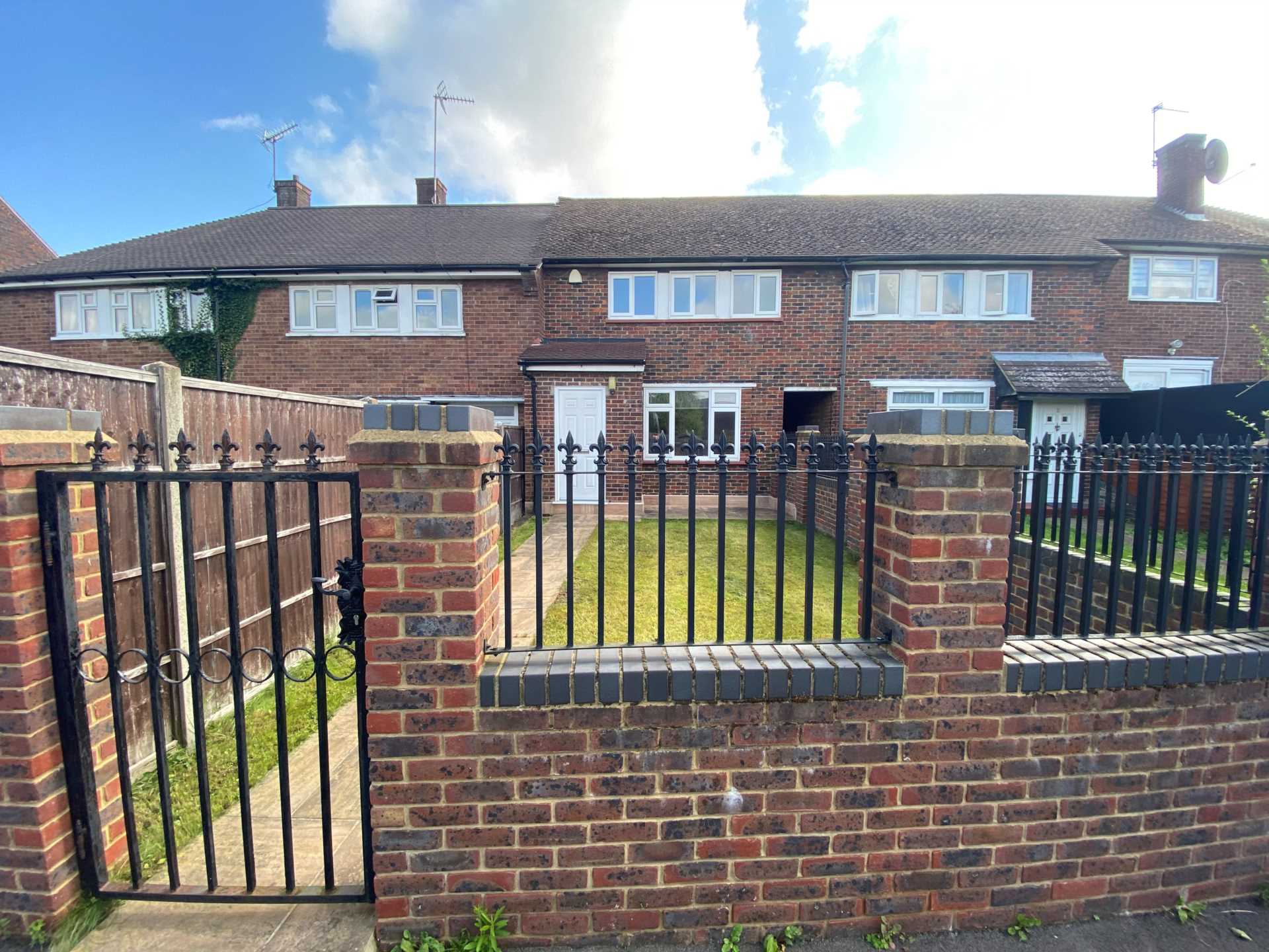 Ayot Path, Borehamwood, Image 14