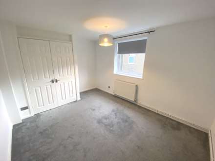 Red Road, Borehamwood, Image 10