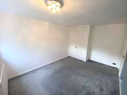 Red Road, Borehamwood, Image 8