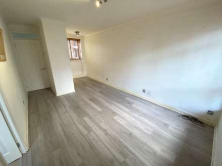High Street, Borehamwood, Image 1