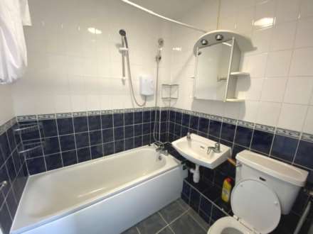 High Street, Borehamwood, Image 5