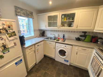 Station Road, Borehamwood, Image 5