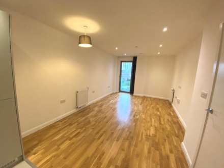 Brook Road, Borehamwood, Image 2