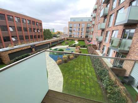 Brook Road, Borehamwood, Image 3