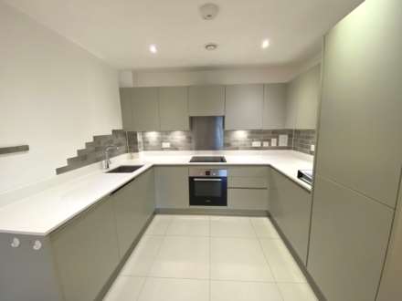 Brook Road, Borehamwood, Image 4