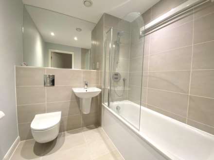 Brook Road, Borehamwood, Image 8