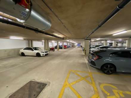 Brook Road, Borehamwood, Image 9
