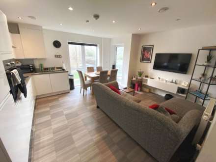 Elstree Way, Borehamwood, Image 2