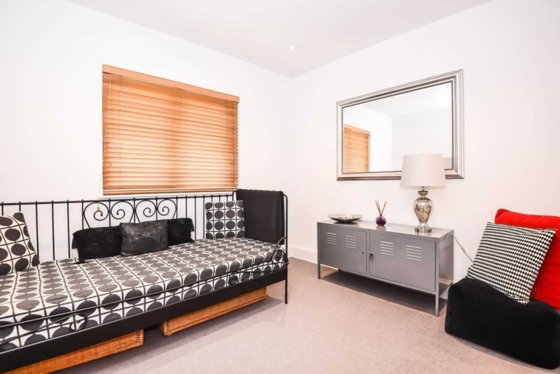 Gordon Avenue, Stanmore, Image 9