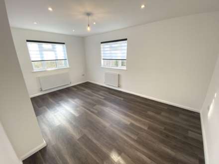 Edgware Court, Edgware, Image 2