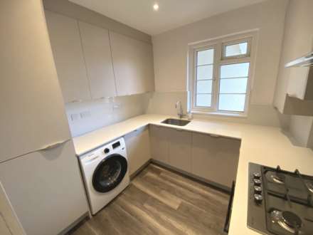 Edgware Court, Edgware, Image 3