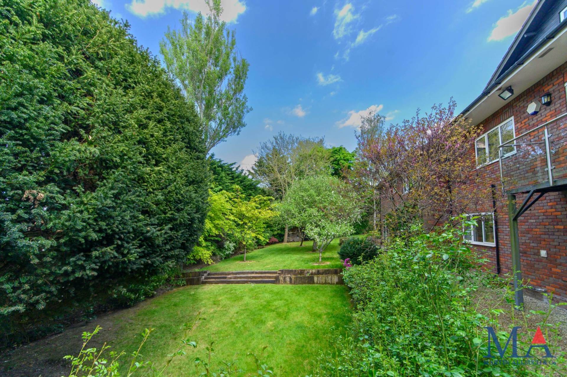 Barnet Lane, Elstree, Image 20