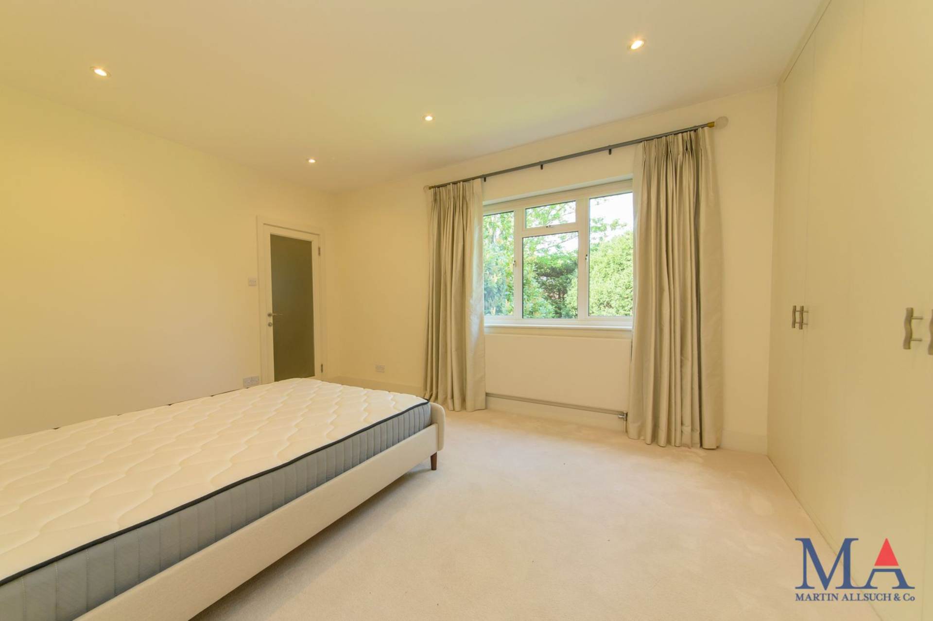 Barnet Lane, Elstree, Image 54