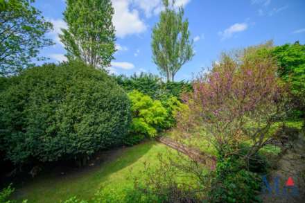 Barnet Lane, Elstree, Image 16