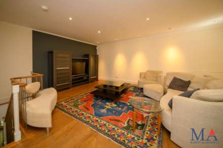 Barnet Lane, Elstree, Image 19