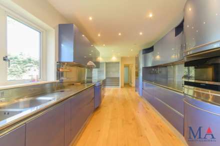 Barnet Lane, Elstree, Image 9