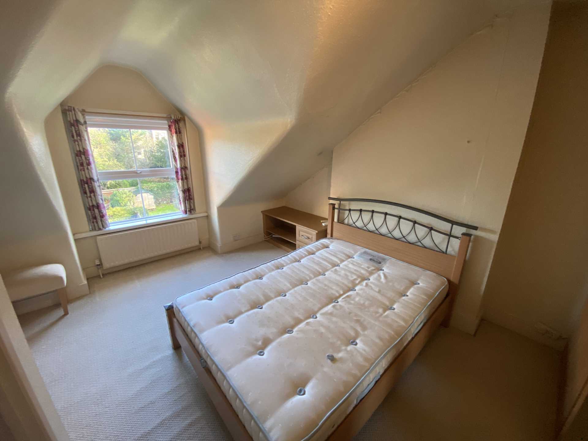 Regents Park Road, London, Image 5