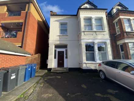 Regents Park Road, London, Image 9