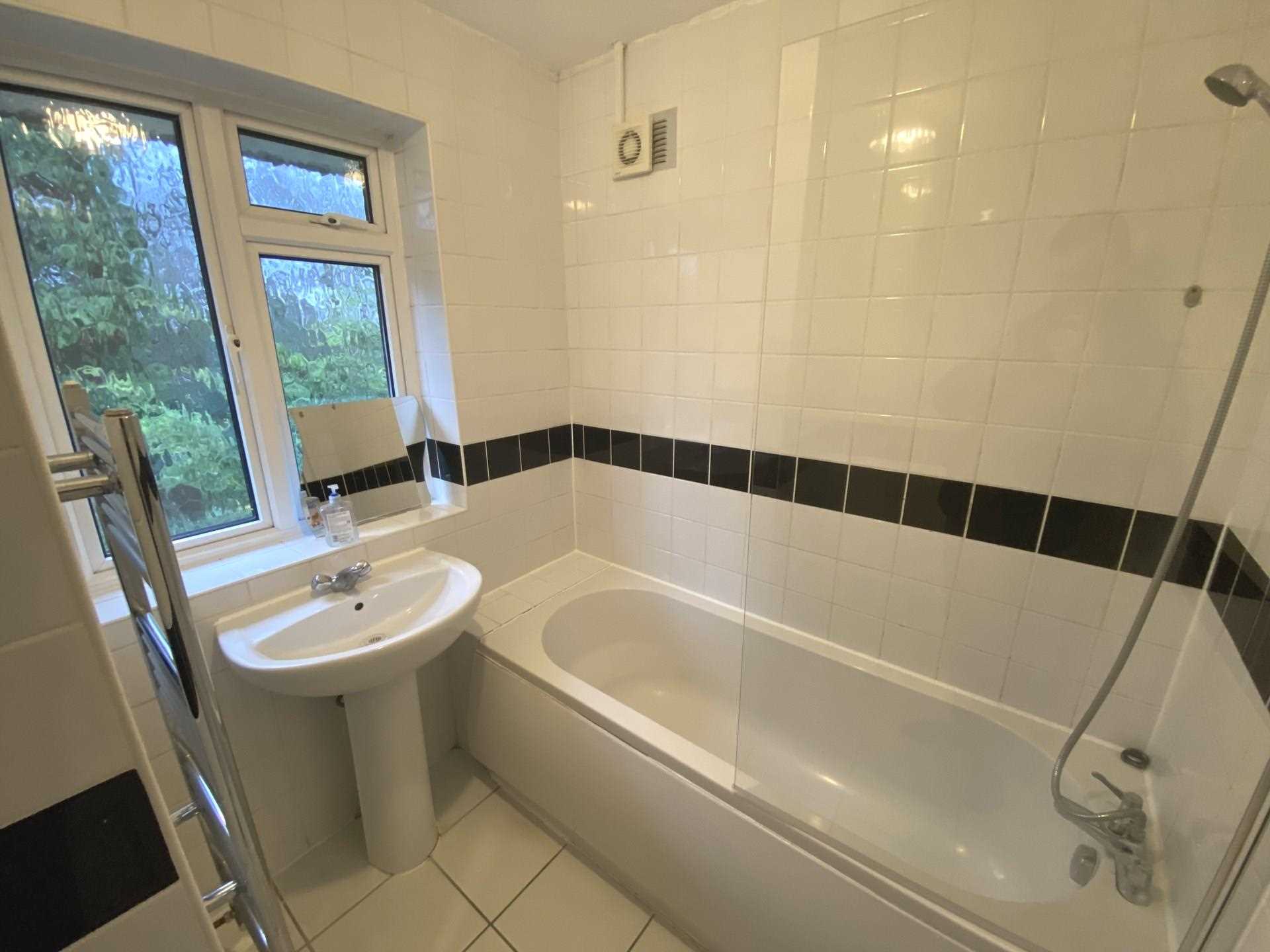 Peters Close, Stanmore, Image 12