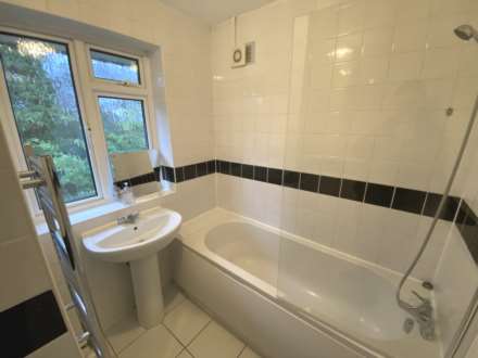 Peters Close, Stanmore, Image 12