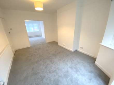 Peters Close, Stanmore, Image 2