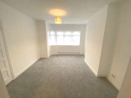 Peters Close, Stanmore, Image 4