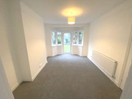 Peters Close, Stanmore, Image 5