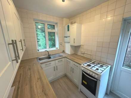 Peters Close, Stanmore, Image 7