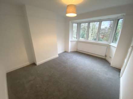 Peters Close, Stanmore, Image 9