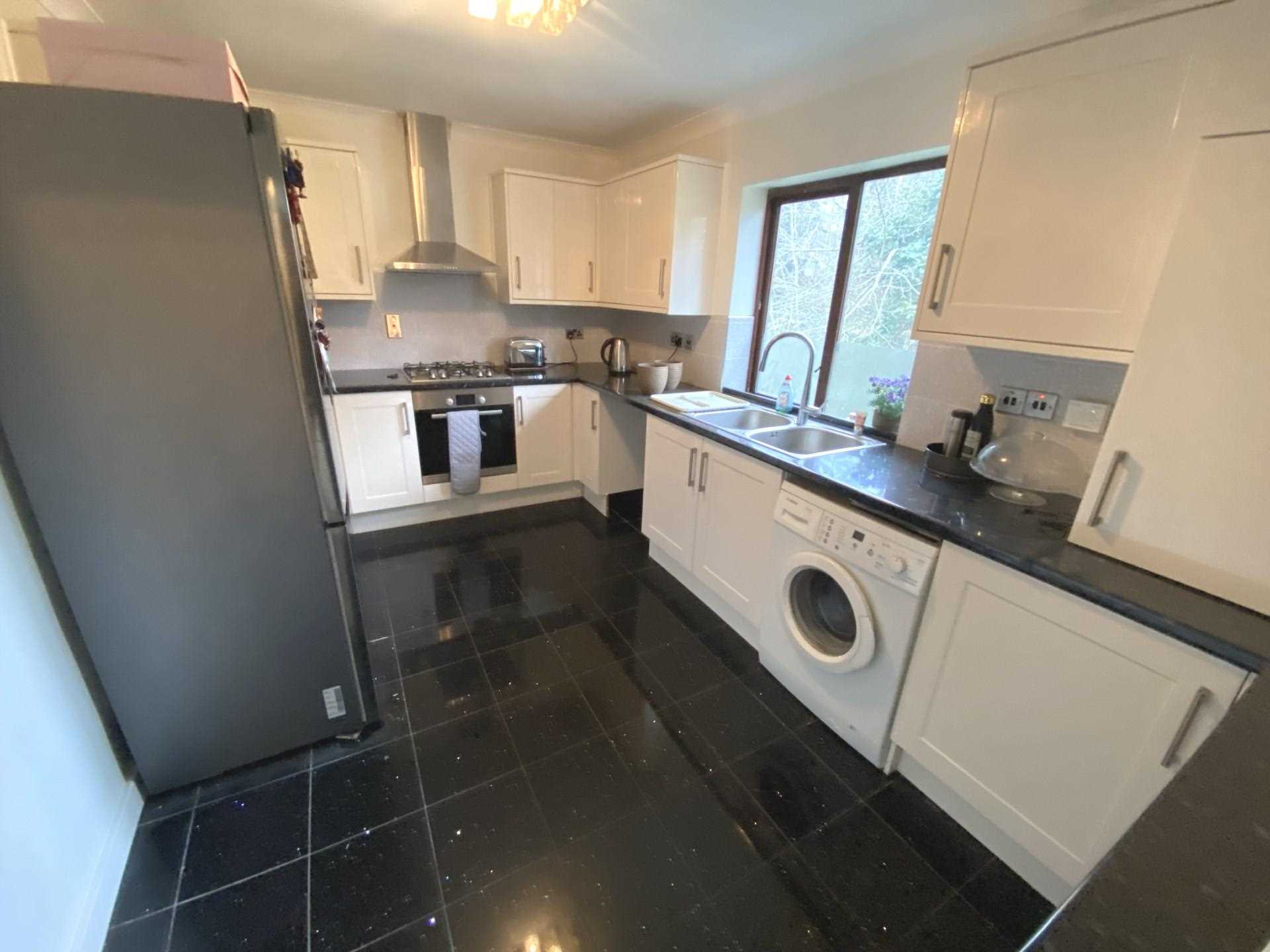 Broadhurst Avenue, Edgware, Image 5