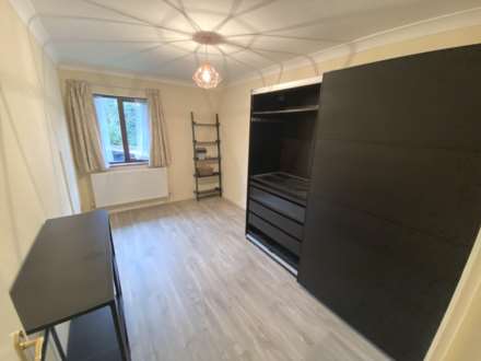 Broadhurst Avenue, Edgware, Image 10