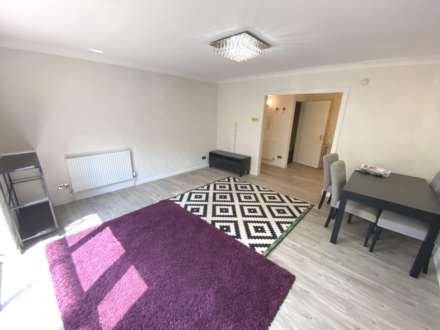 Broadhurst Avenue, Edgware, Image 4