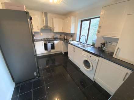 Broadhurst Avenue, Edgware, Image 5