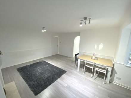 Lexington Close, Borehamwood, Image 3