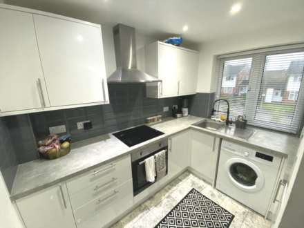 Lexington Close, Borehamwood, Image 4