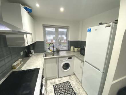 Lexington Close, Borehamwood, Image 5