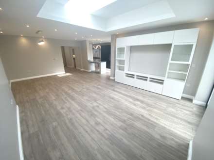 Woodstock Road, Bushey, Image 2