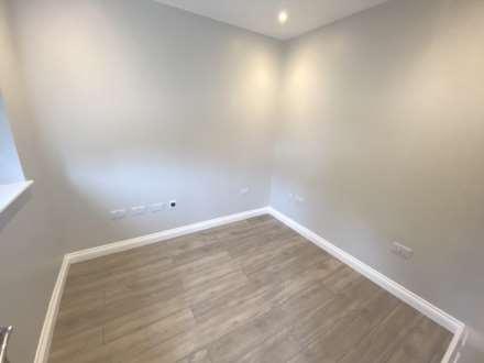 Woodstock Road, Bushey, Image 6