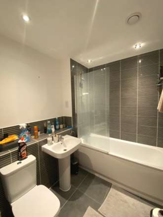 Elstree Way, Borehamwood, Image 9