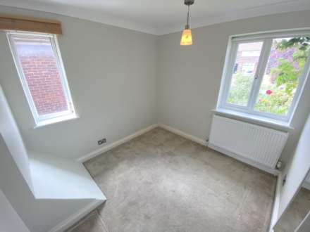 Gateshead Road, Borehamwood, Image 15
