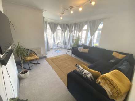 3 Bedroom Flat, Edgware Court, Edgware