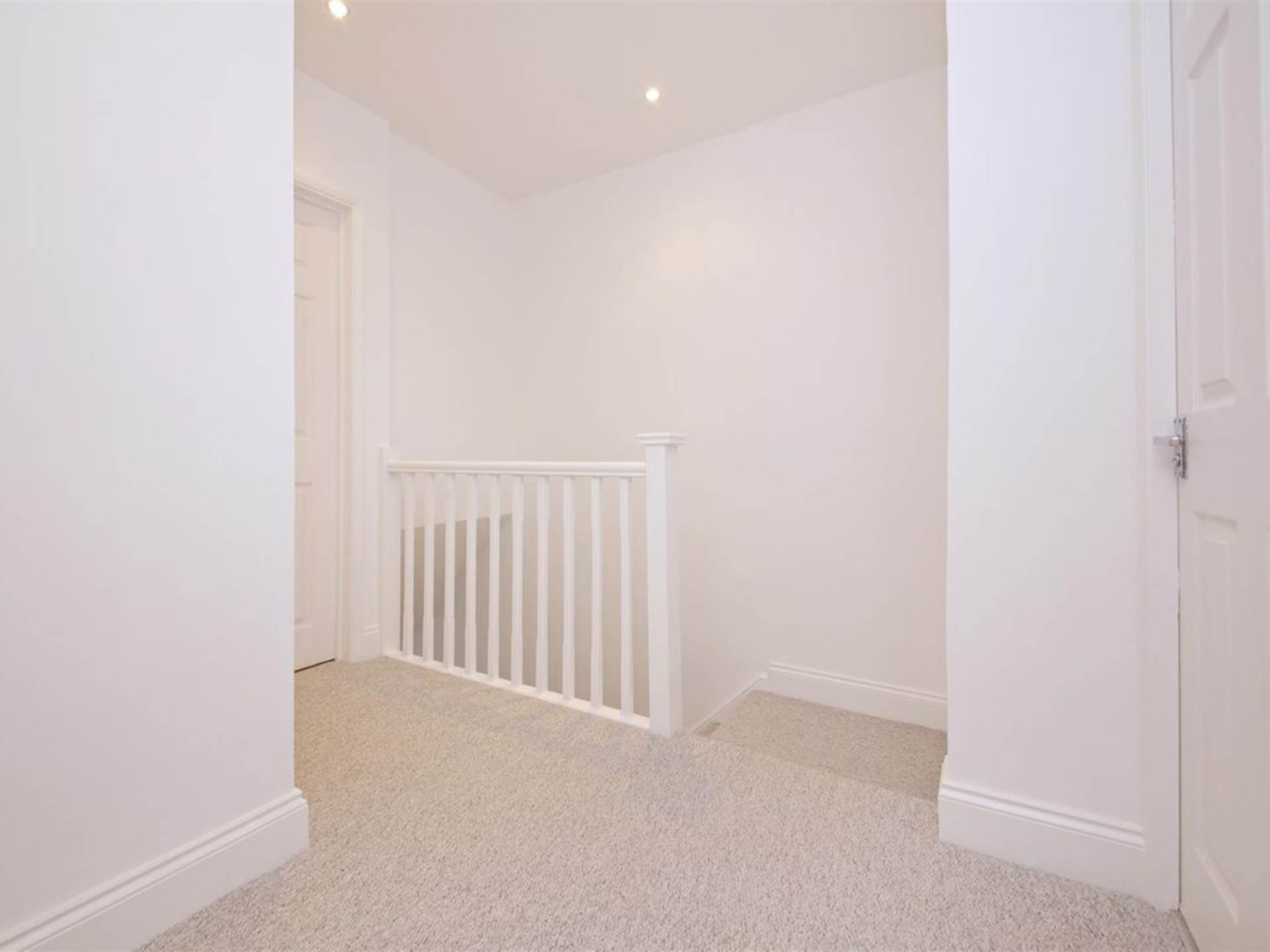 Cranes Way, Borehamwood, Image 16