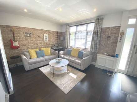 Cranes Way, Borehamwood, Image 4