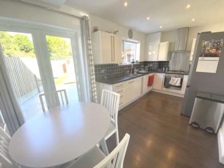 Cranes Way, Borehamwood, Image 6