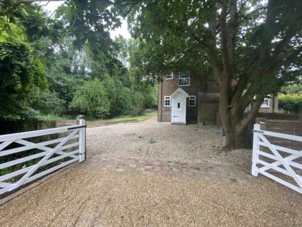 Property For Rent Watling Street, Elstree, Borehamwood
