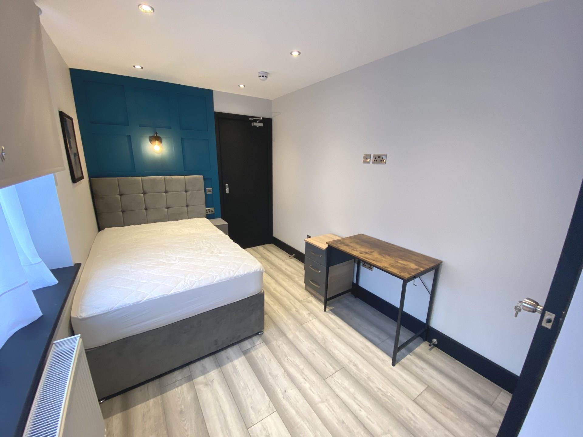 Balmoral Drive, Borehamwood, Image 2