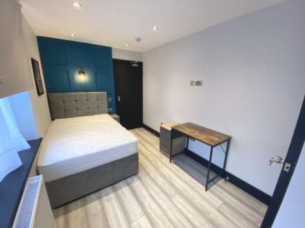 Balmoral Drive, Borehamwood, Image 2