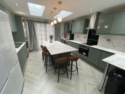 Balmoral Drive, Borehamwood, Image 4