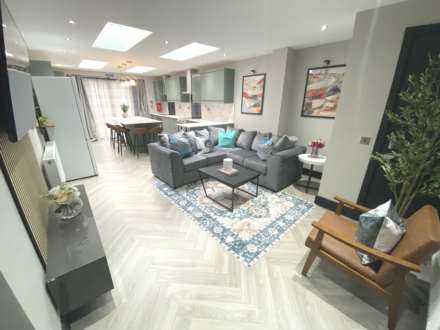 Balmoral Drive, Borehamwood, Image 5